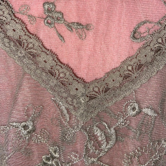 🧚🏻‍♀️3 for 20$🧚🏻‍♀️Army green flower mesh top - Picture 4 of 5